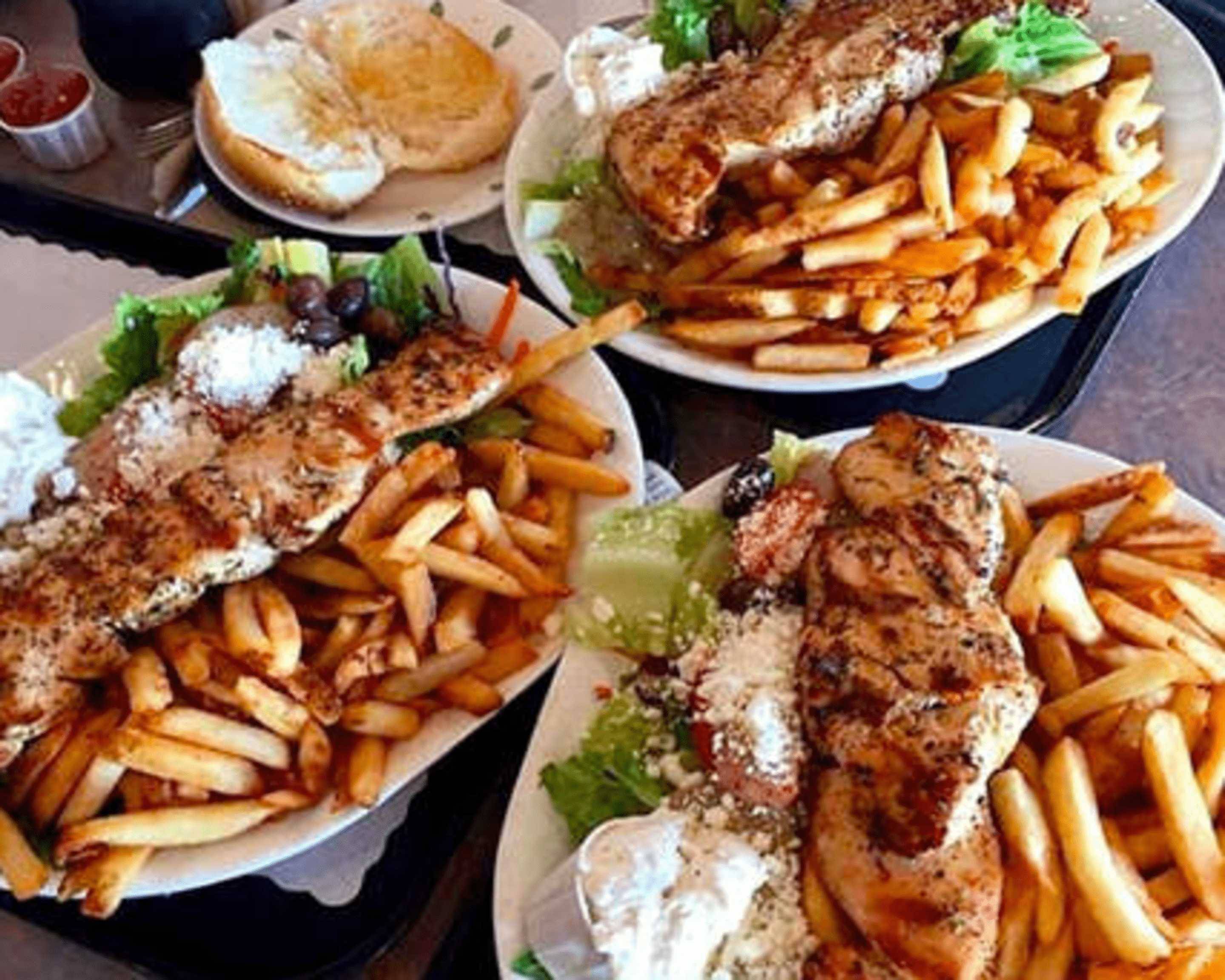 ZET'S Mississauga: Authentic Greek Souvlaki & Gourmet Burgers